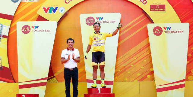 Tay đua Lê Nguyệt Minh (đội đua TP.HCM-VINMA) thắng chặng mở màn giải xe đạp VTV Cup 2020.